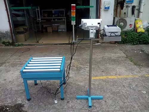 食品廠30公斤帶打印滾筒（tǒng）電子（zǐ）秤  流水線（xiàn）輸送秤帶報警