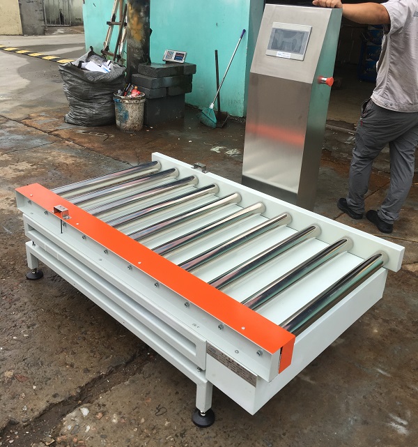 上下（xià）限報警功能滾筒電子秤 滾輪輸送電子秤（chèng）定製